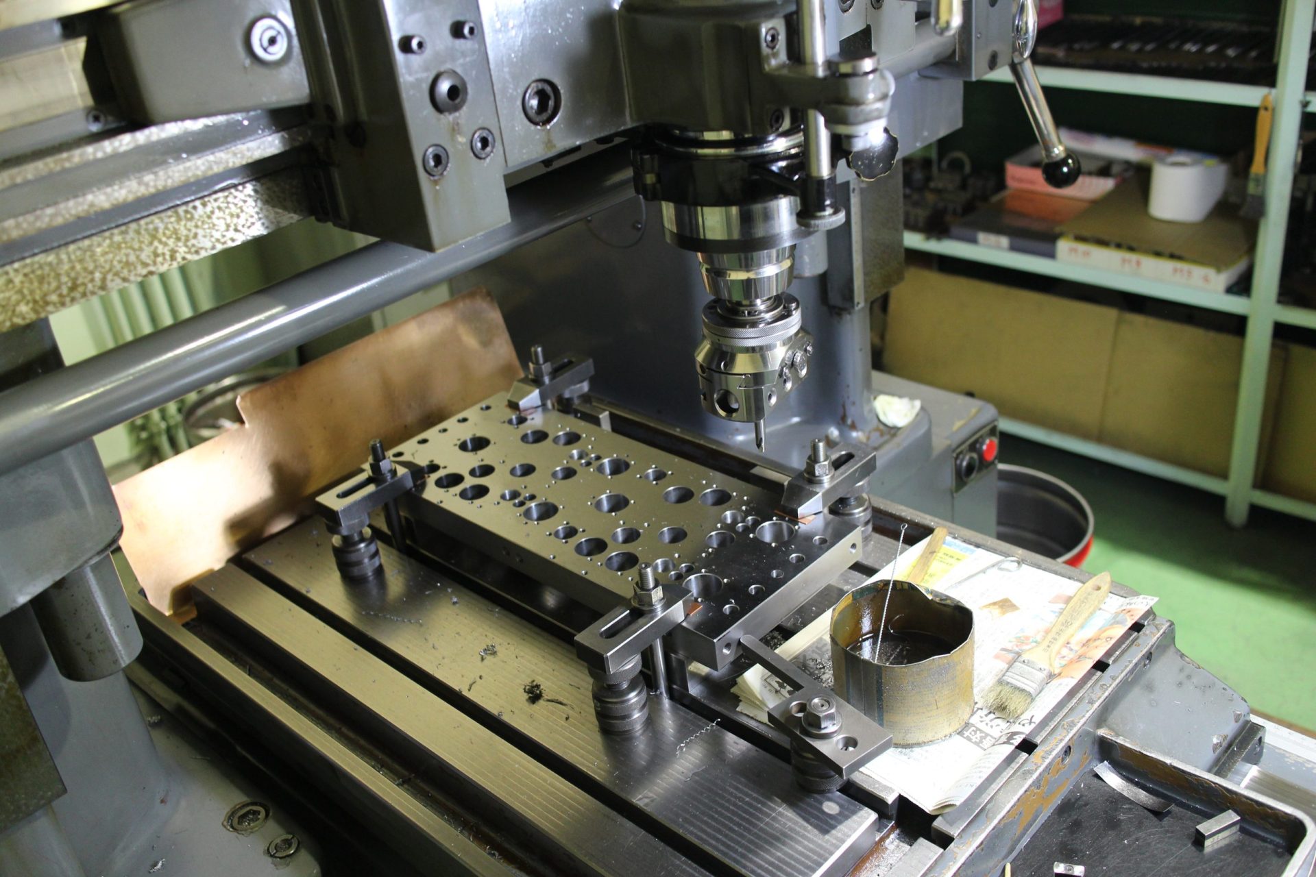 ジグボーラーによる穴あけ加工